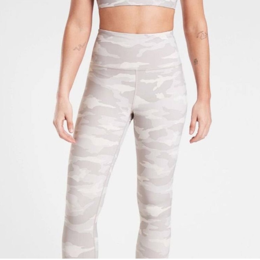 Athleta Elation Camo 7/8 Tights Peitie XS